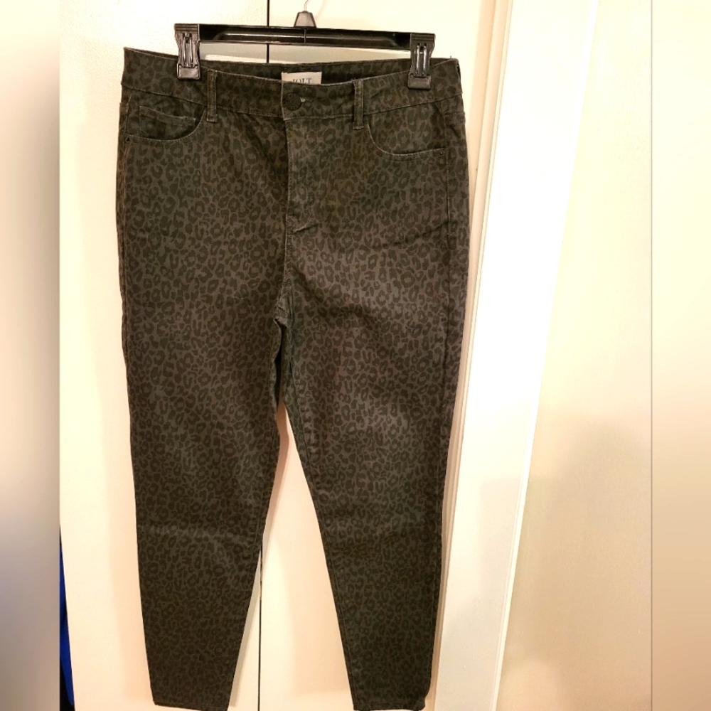 Black Leopard skinny jeans